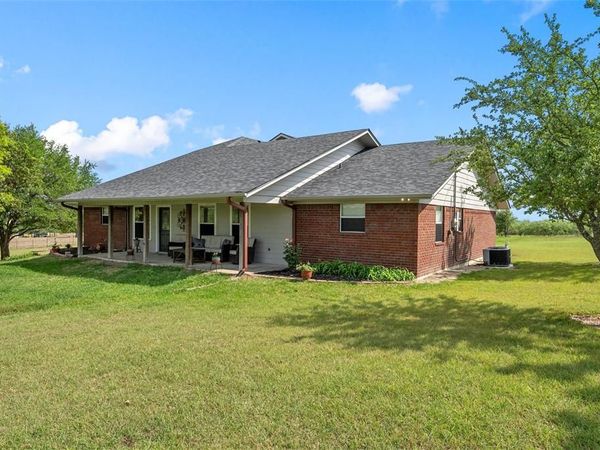 12851 Reeds Lake Road , Rogers, TX 76569