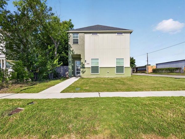 2945 Gordon Avenue, Fort Worth, TX 76110