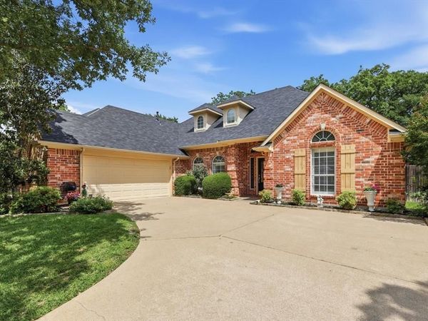 3600 Chateaux Lane, Hurst, TX 76054