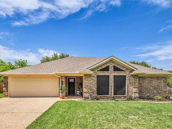 304 Neely Road , Hewitt, TX 76643