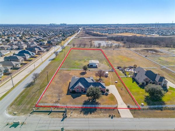 801 Creek Hollow Lane, Fort Worth, TX 76131