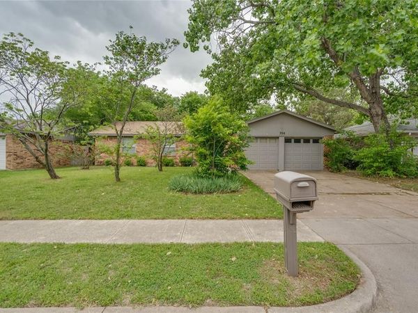 204 Blue Ridge Trail , Saginaw, TX 76179