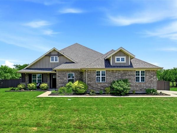5013 Diamond Drive, Sanger, TX 76266