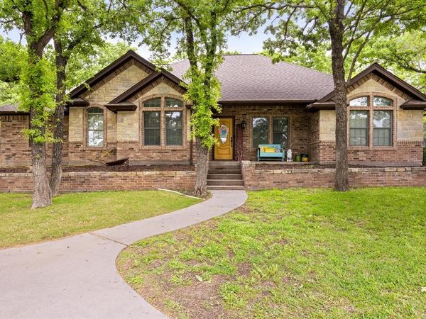 1135 Walking Horse Drive , Stephenville, TX 76401