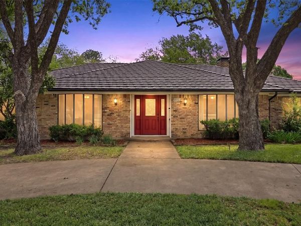 1814 N Carrier Parkway, Grand Prairie, TX 75050