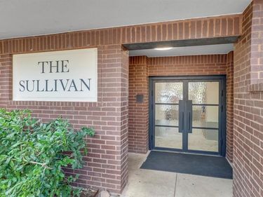 4333 Gilbert Avenue, Unit 215, Dallas, TX 75219