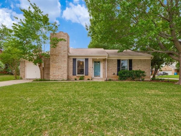 1041 S Riverside Drive , Grapevine, TX 76051