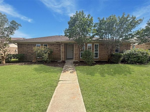 2008 Gardanne Lane , Carrollton, TX 75007