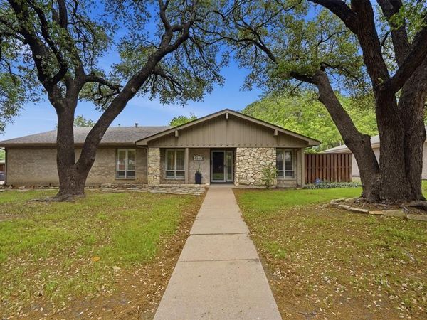 4360 Whitfield Avenue , Fort Worth, TX 76109