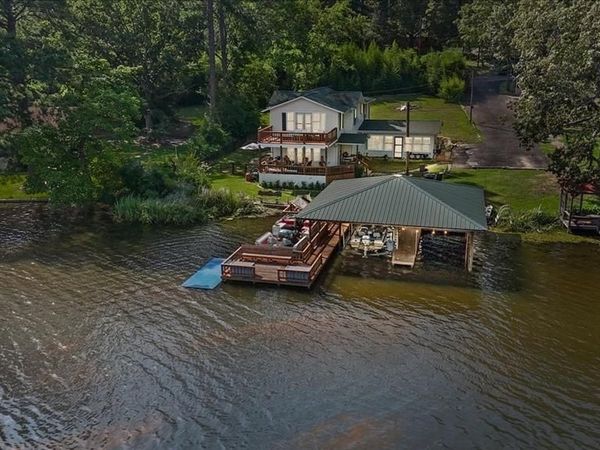 1027 County Road 3230 , Quitman, TX 75783