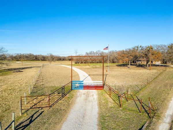 141 County Road 4793 , Boyd, TX 76023