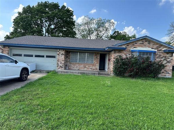 1509 Robin Drive , Sherman, TX 75092