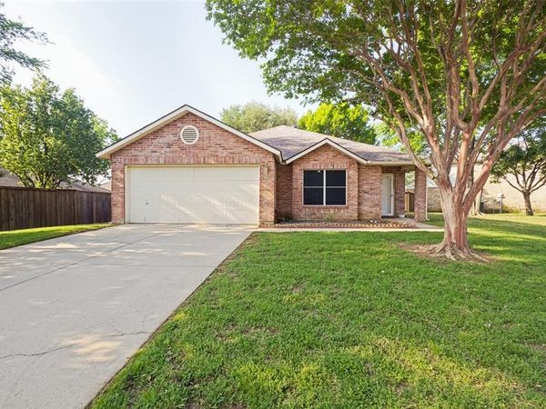 2824 Custer Drive , Corinth, TX 76210