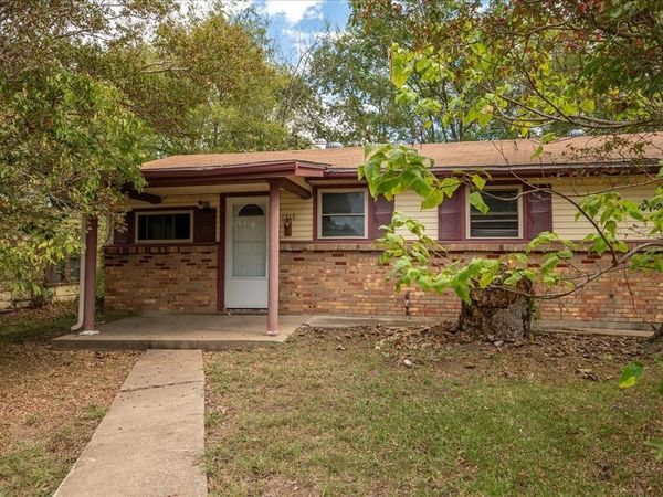1517 Wright Street , Greenville, TX 75401