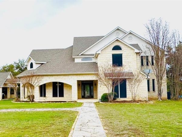 400 Indian Hills Road , Gatesville, TX 76528