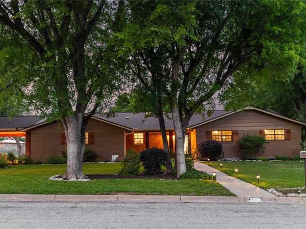 1700 16th Street , Brownwood, TX 76801