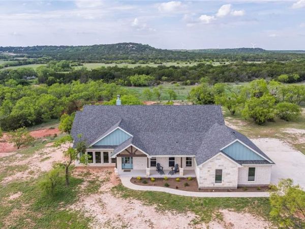 1700 County Road 207, Ovalo, TX 79541