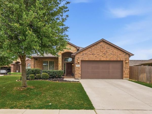 2432 Half Moon Bay Lane, Fort Worth, TX 76177
