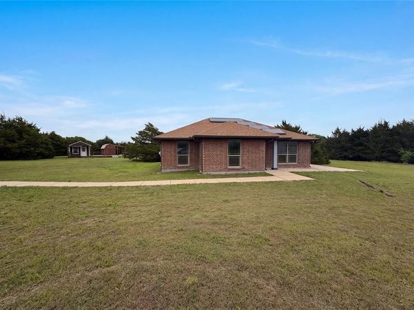 5945 County Road 441 , Princeton, TX 75407