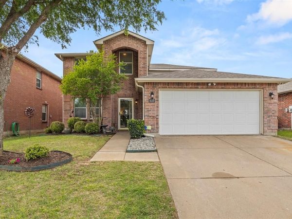 633 Almandora Drive , Arlington, TX 76002
