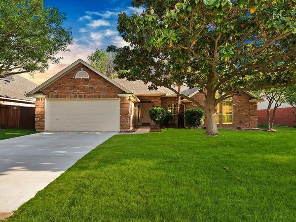 1213 Concho Drive , Benbrook, TX 76126