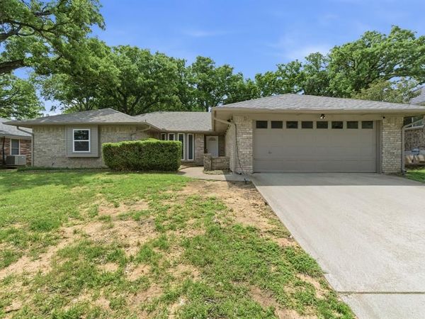 5718 Overridge Drive , Arlington, TX 76017