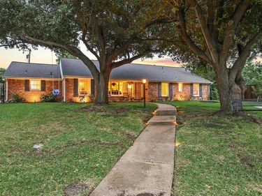 10106 Crestover Circle, Dallas, TX 75229