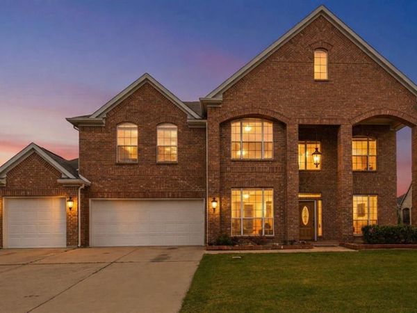 5226 Wyndrook Street , Fort Worth, TX 76244