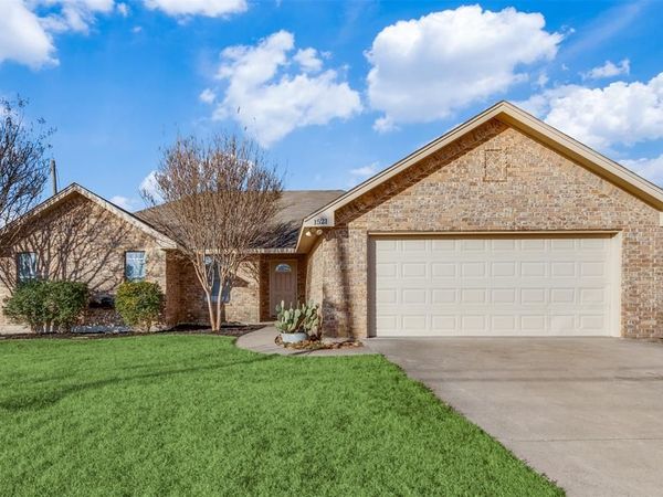 1521 Shawnee Road , Waxahachie, TX 75165