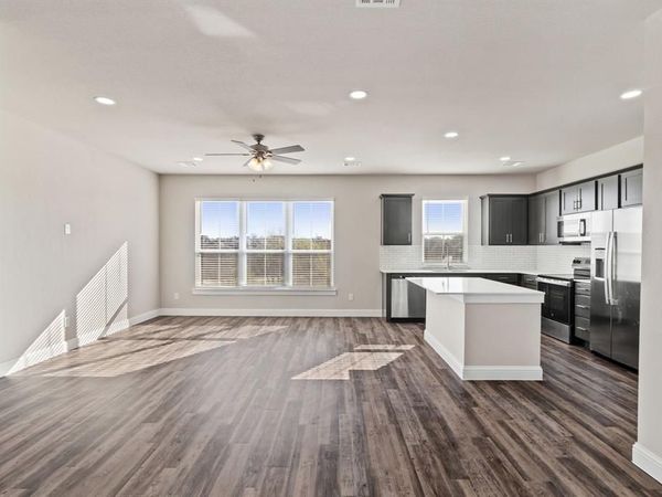 621 Meadow Lake Drive , Weatherford, TX 76087