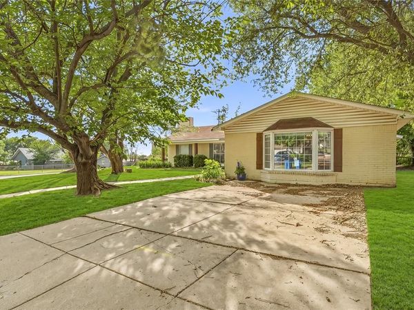 151 Chestnut Street , Aledo, TX 76008