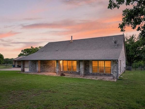 4609 Slayton Road , Cleburne, TX 76031