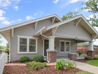 2700 College Avenue, Fort Worth, TX 76110
