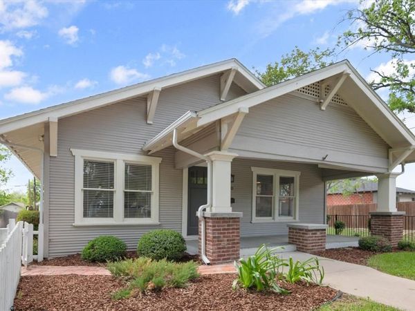 2700 College Avenue , Fort Worth, TX 76110