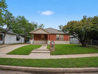 2446 Catherine Street, Dallas, TX 75211