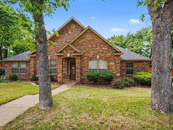 1304 Pheasant Run , Crowley, TX 76036