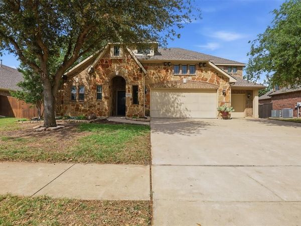 1004 Tara Drive , Burleson, TX 76028
