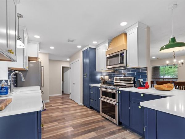 613 Edwards Drive , Denison, TX 75020