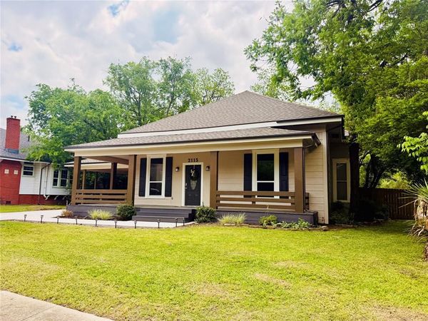 2115 Walworth Street , Greenville, TX 75401
