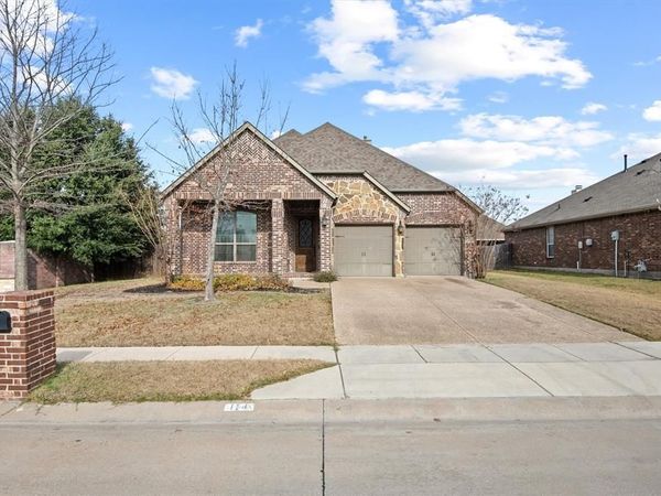 114 Thoroughbred Street , Waxahachie, TX 75165