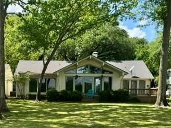116 Camino Robles Street , Gun Barrel City, TX 75156