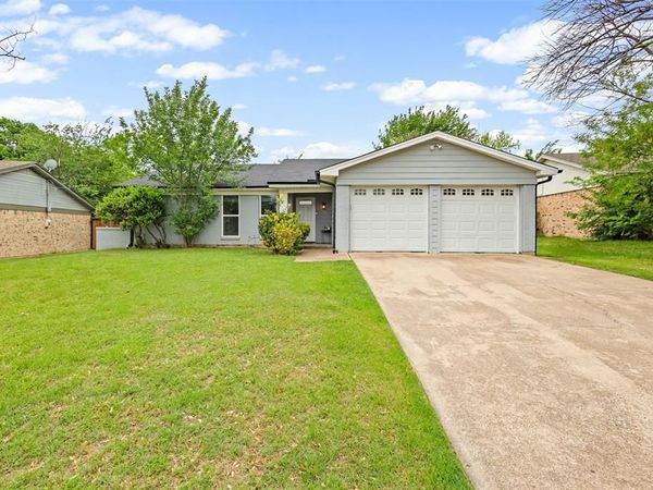 6808 Woodway Drive , Fort Worth, TX 76133