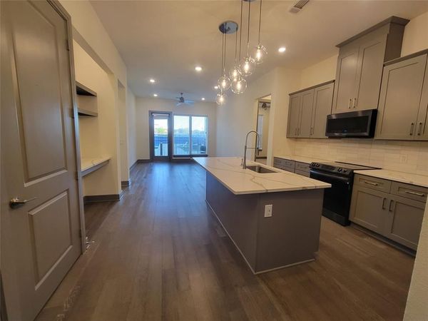 2700 Old Denton Road , Unit 1017, Carrollton, TX 75007