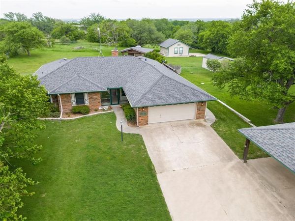 710 Upper Denton Road , Weatherford, TX 76085