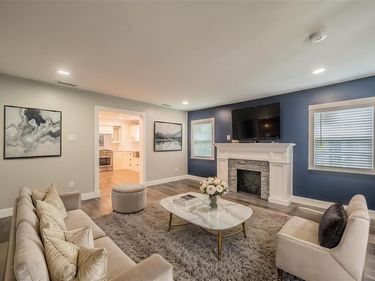 1015 Epenard Street, Dallas, TX 75211