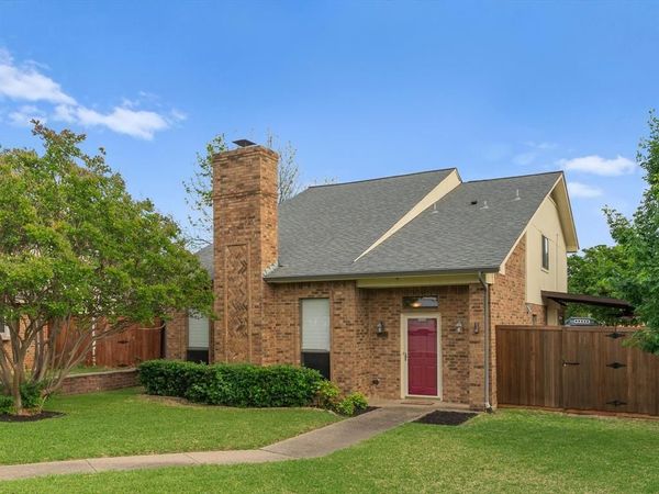 1522 Knollview Lane , Carrollton, TX 75007
