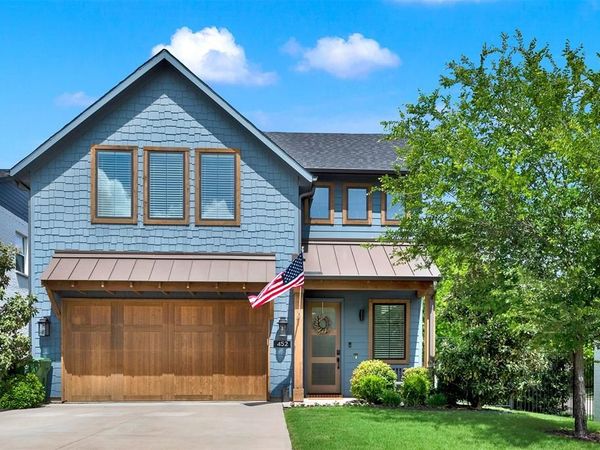 452 Jones Street , Grapevine, TX 76051