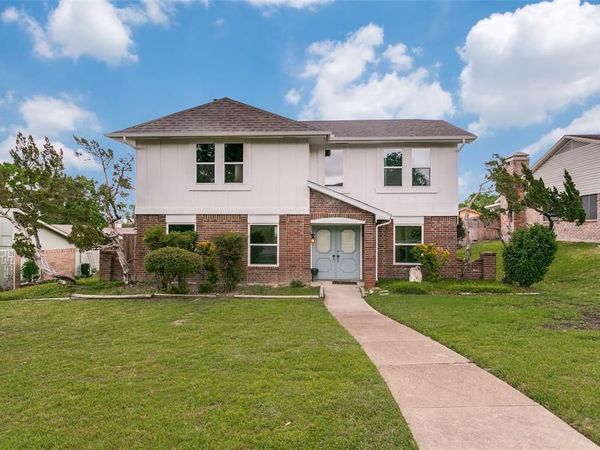 3304 Castle Drive , Plano, TX 75074