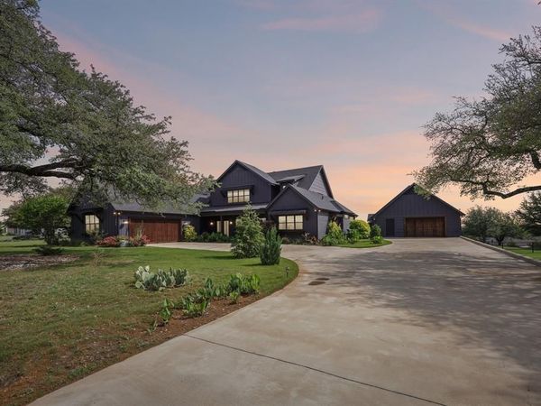 154 Helton Drive, Granbury, TX 76049