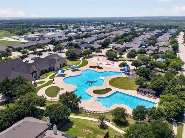 921 Bowie Drive, Lavon, TX 75166